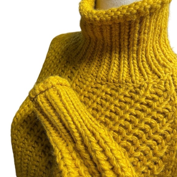 H&M Chunky Knit Cropped Turtleneck Sweater Size XS - Picture 4 of 13